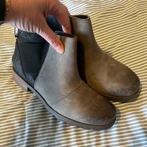 Sorel Women's Brown and Black Ankle Boots